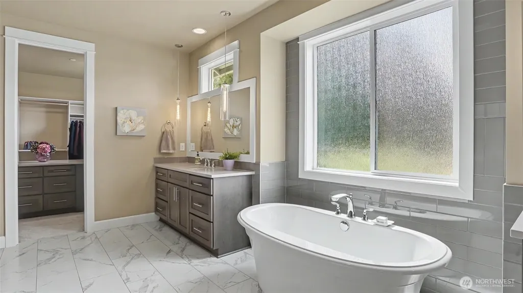 24020 NE 20th Street Sammamish WA 98074