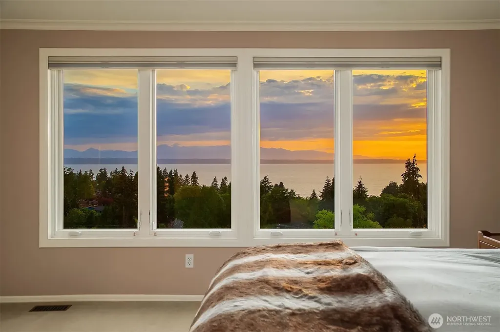 17020 74th Avenue W Edmonds WA 98026