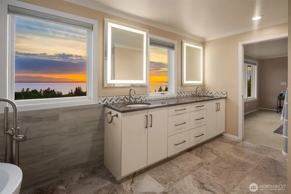 17020 74th Avenue W Edmonds WA 98026