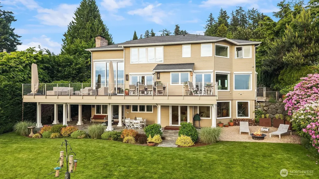 17020 74th Avenue W Edmonds WA 98026