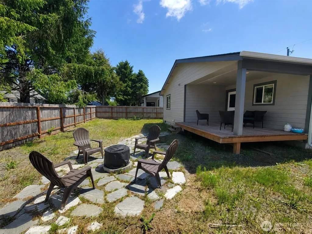 168 N Narwhal Loop NW Ocean Shores WA 98569