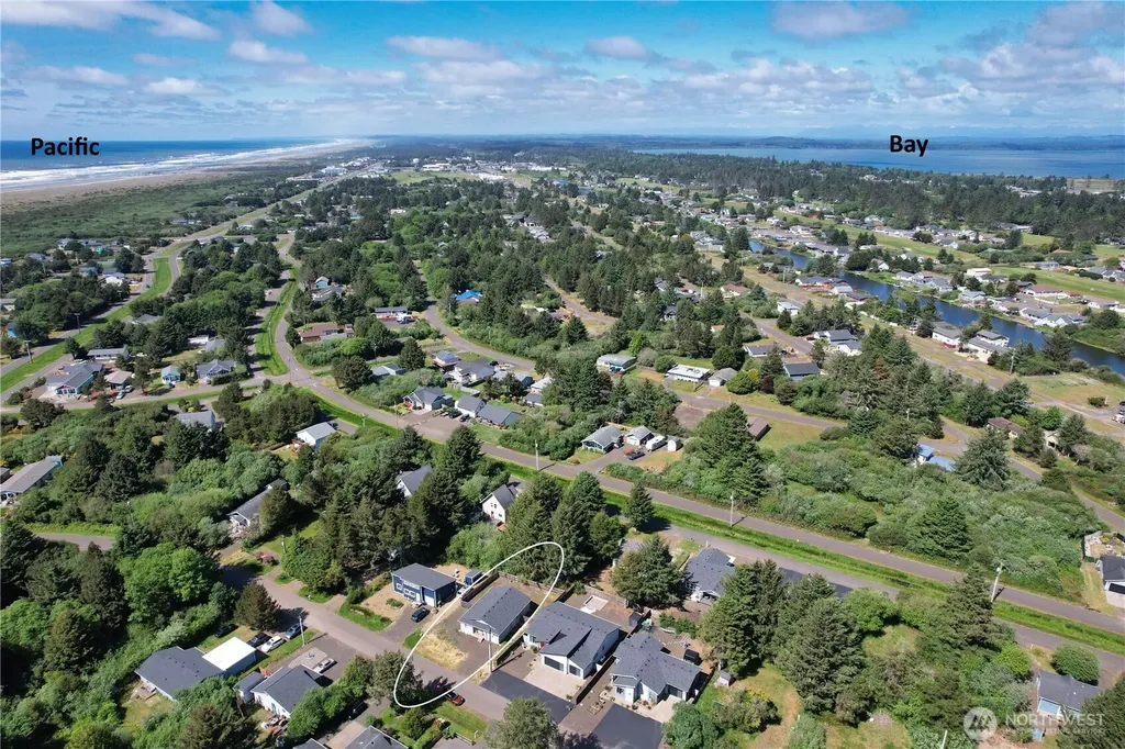 168 N Narwhal Loop NW Ocean Shores WA 98569