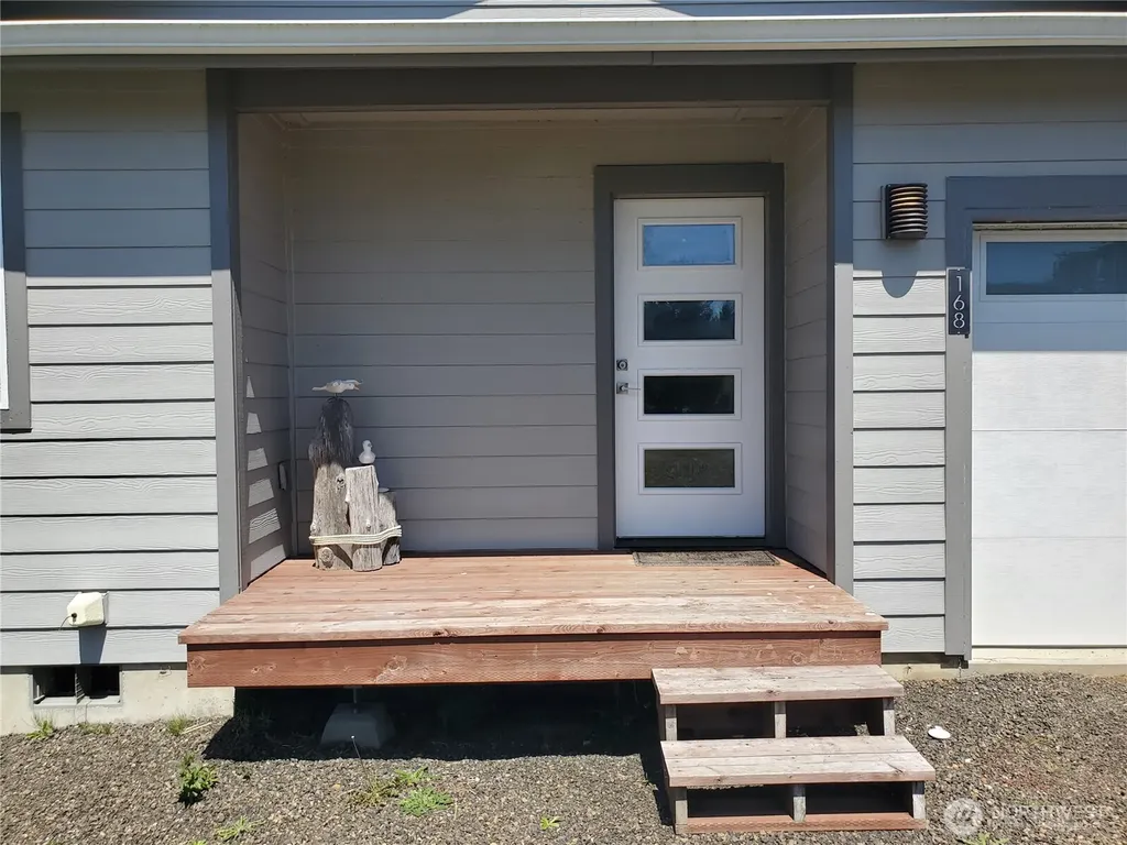 168 N Narwhal Loop NW Ocean Shores WA 98569