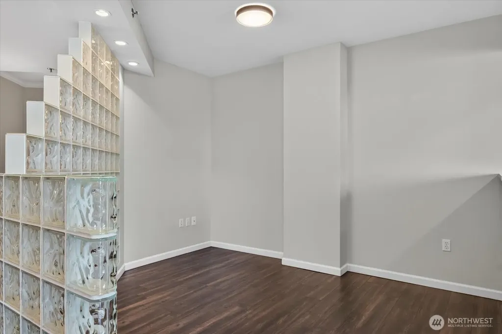 177 107th Avenue NE Bellevue WA 98004