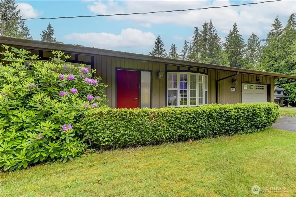 15708 70th Avenue W Edmonds WA 98026