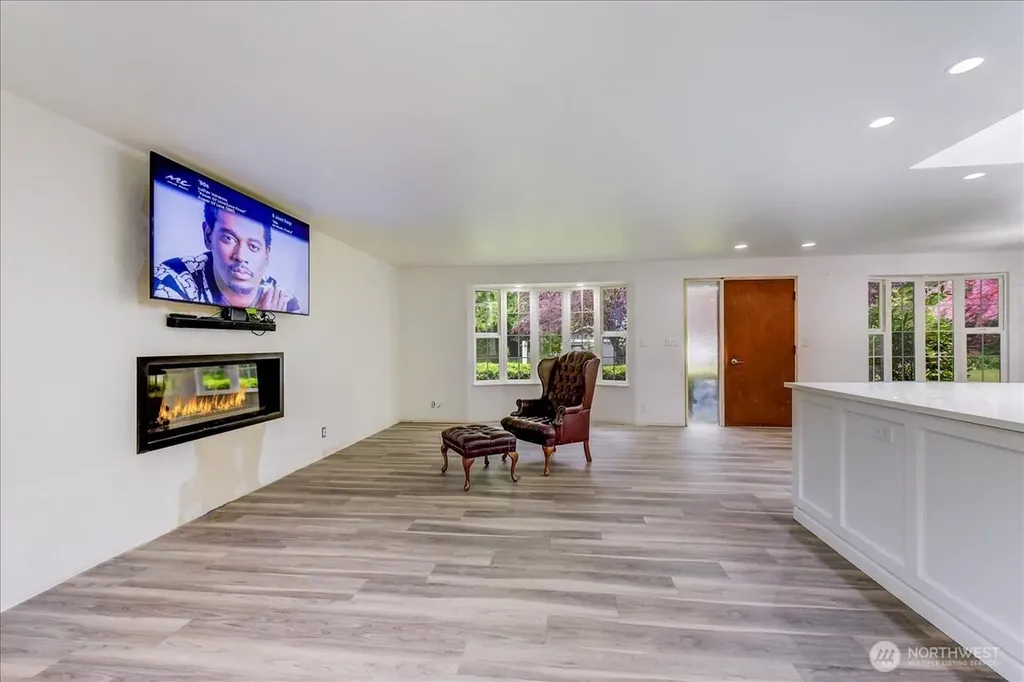 15708 70th Avenue W Edmonds WA 98026