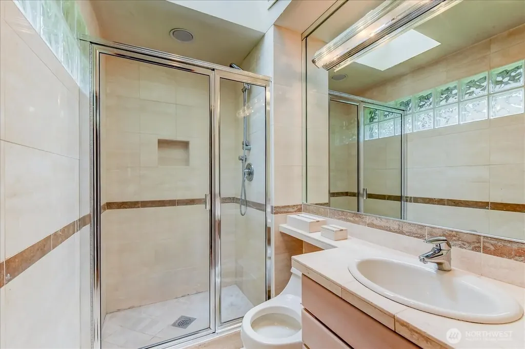 15708 70th Avenue W Edmonds WA 98026