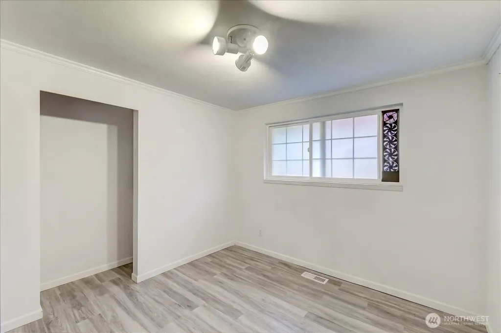 15708 70th Avenue W Edmonds WA 98026