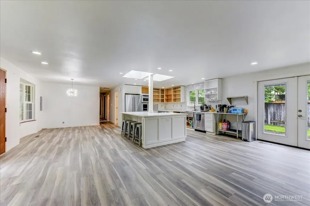 15708 70th Avenue W Edmonds WA 98026