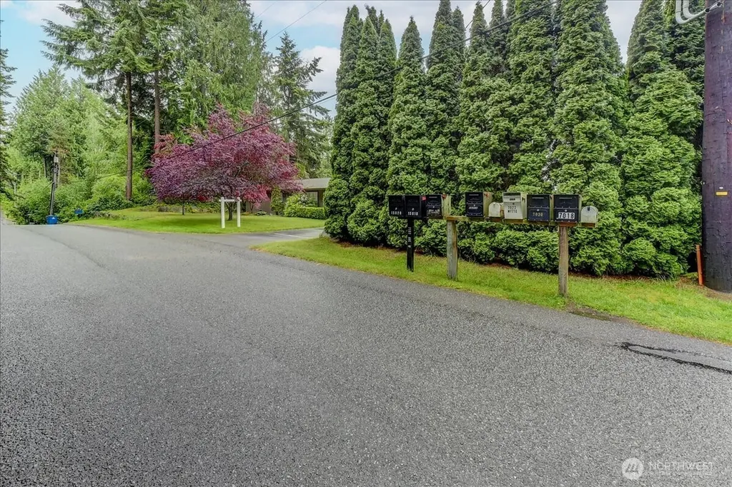 15708 70th Avenue W Edmonds WA 98026