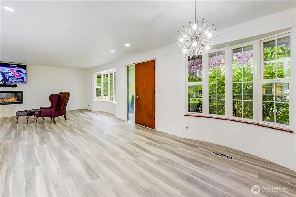 15708 70th Avenue W Edmonds WA 98026