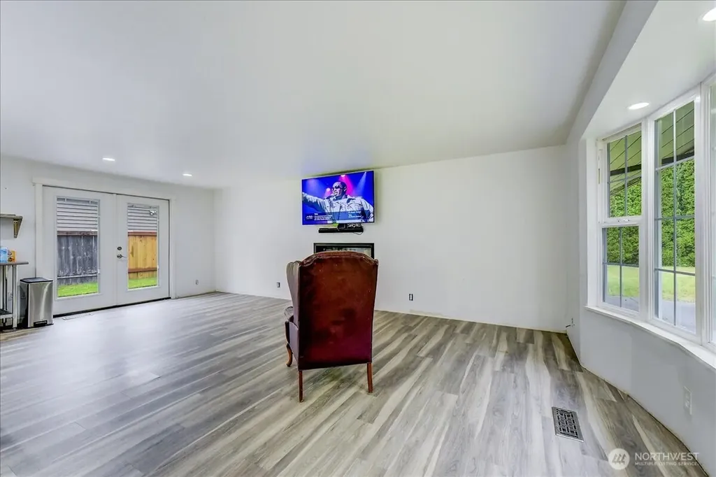 15708 70th Avenue W Edmonds WA 98026