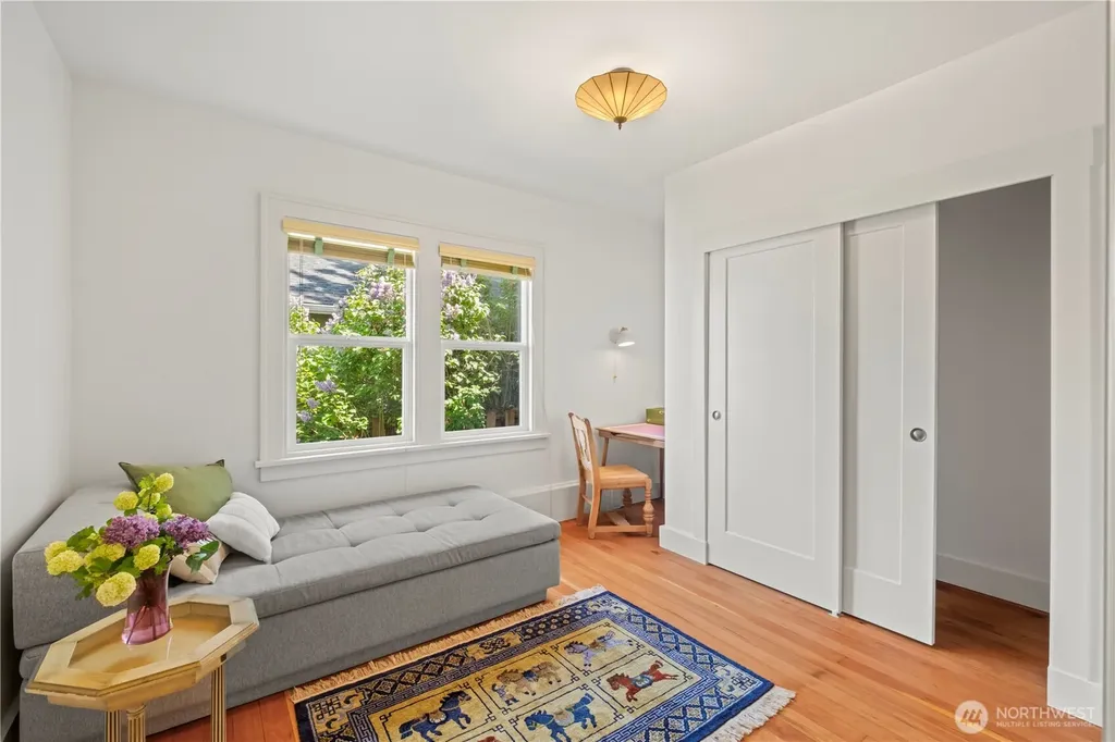 908 N 102nd Seattle WA 98133