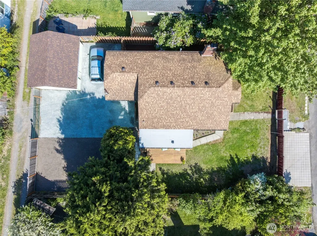 908 N 102nd Seattle WA 98133