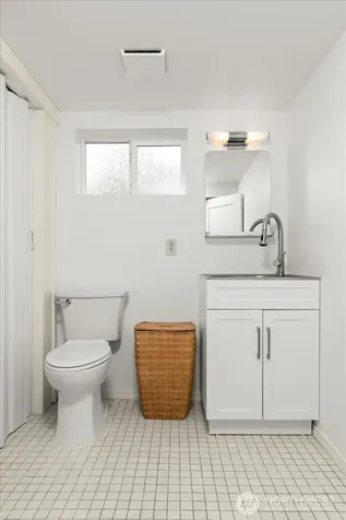 908 N 102nd Seattle WA 98133