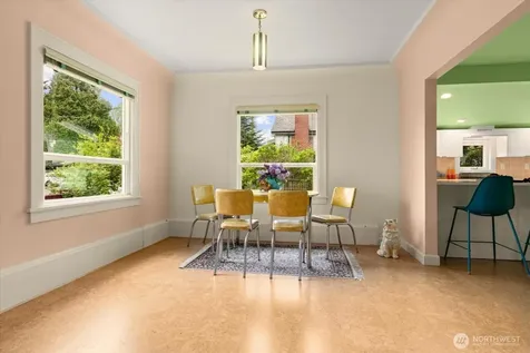 908 N 102nd Seattle WA 98133