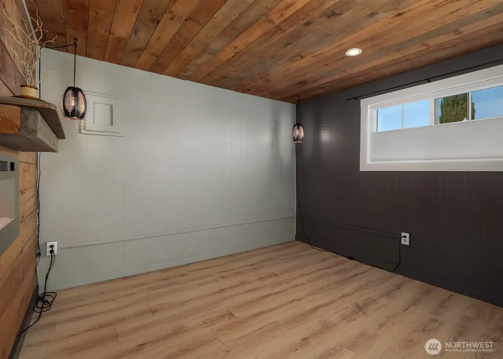 233 W Washington Street Sequim WA 98382