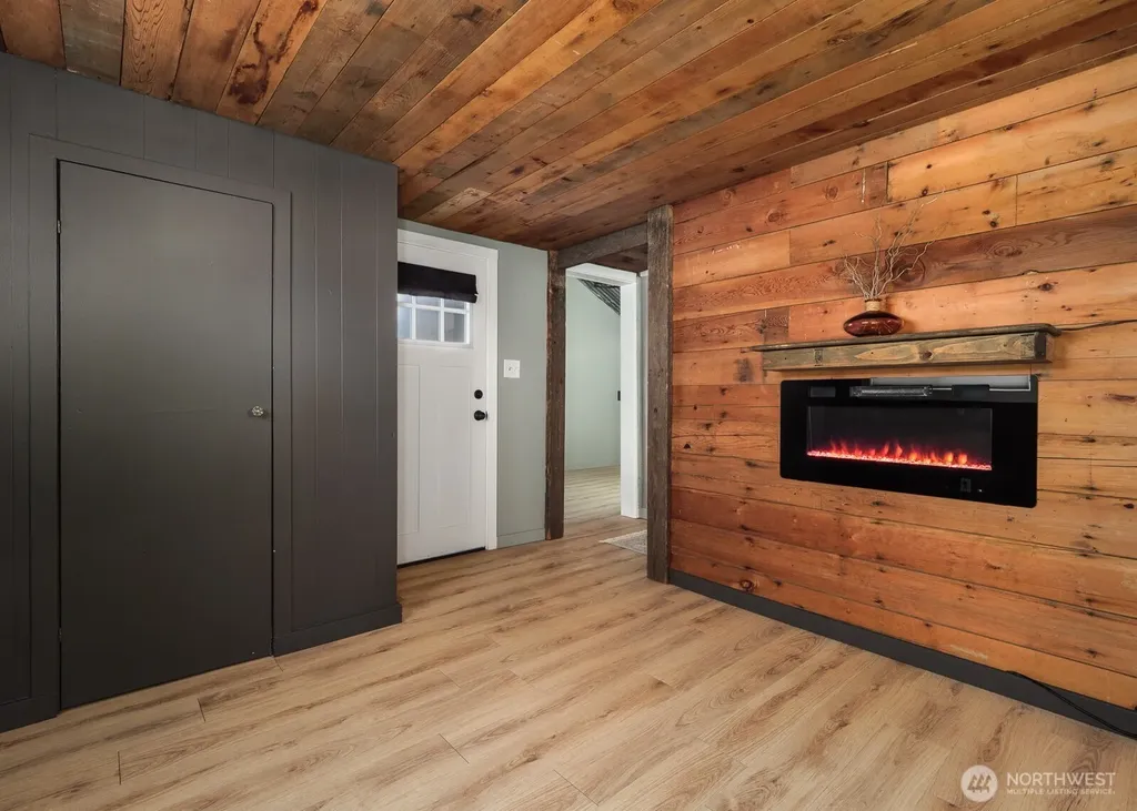 233 W Washington Street Sequim WA 98382