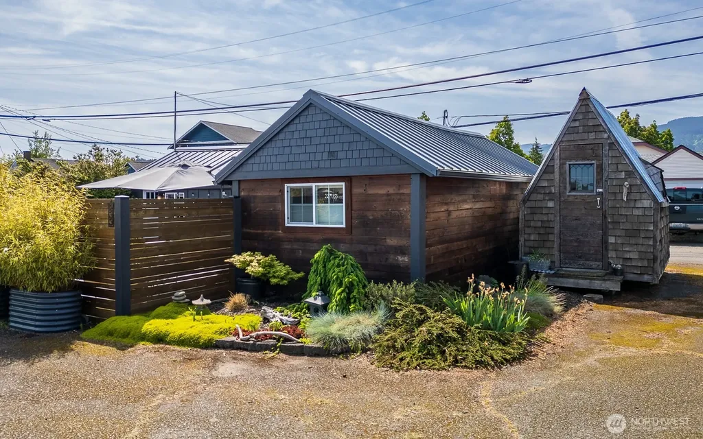 233 W Washington Street Sequim WA 98382
