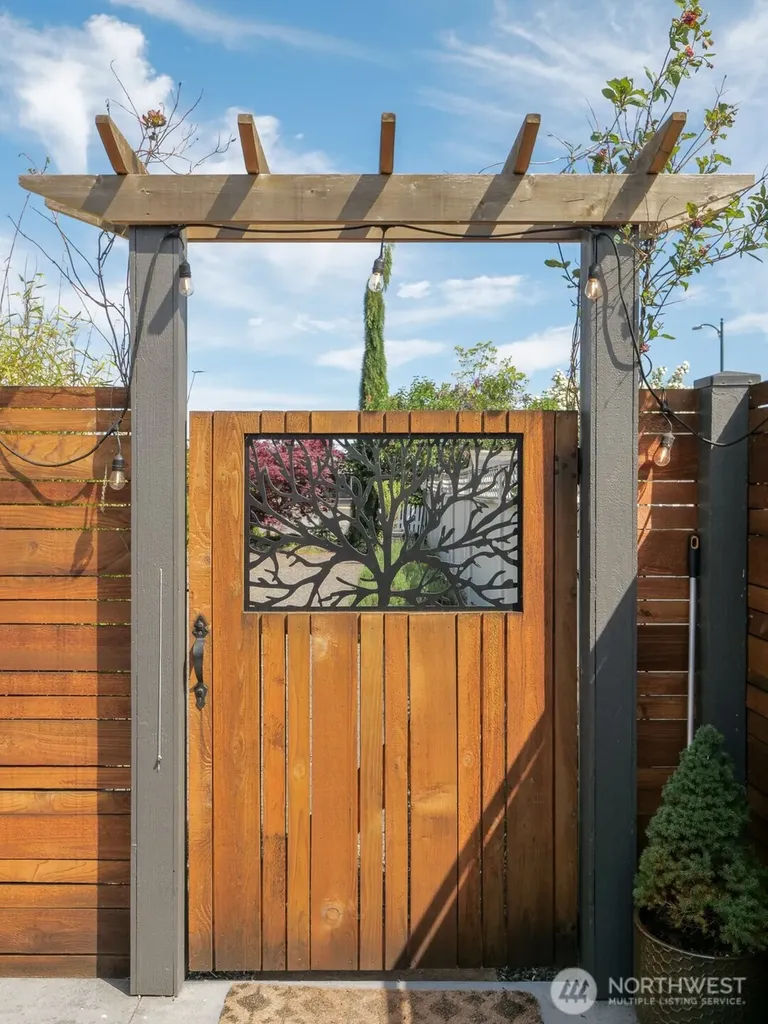 233 W Washington Street Sequim WA 98382