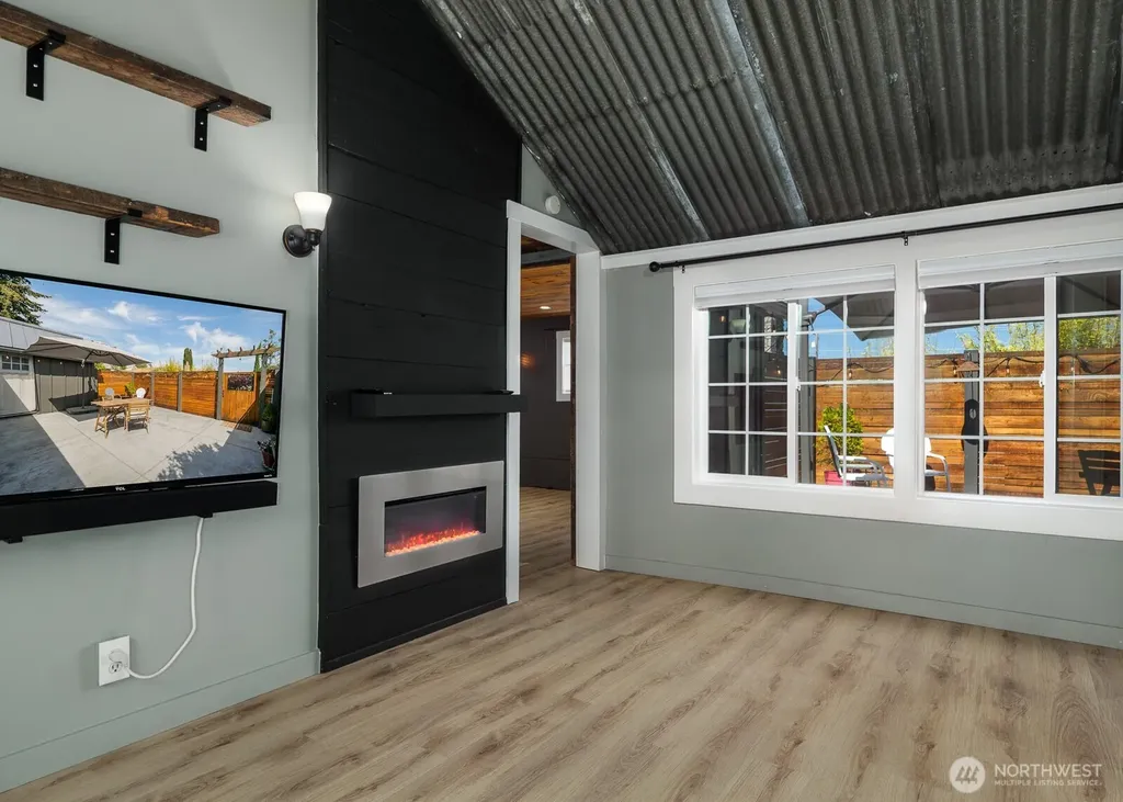 233 W Washington Street Sequim WA 98382