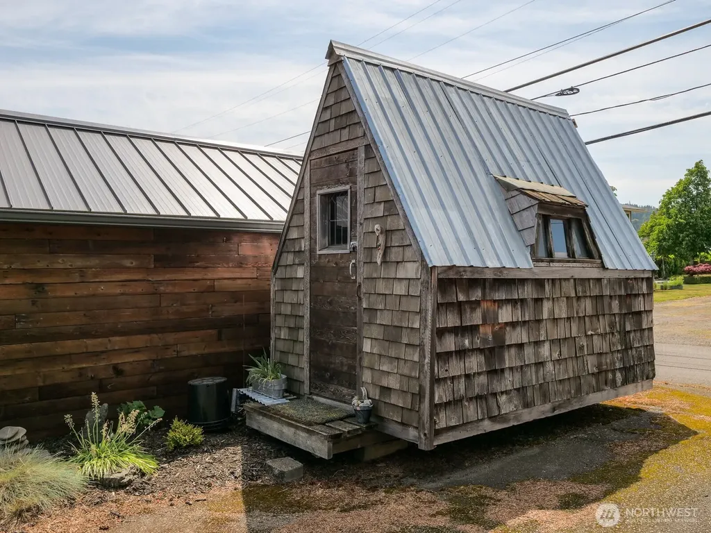 233 W Washington Street Sequim WA 98382