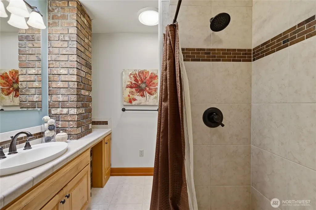 252 Jansen Road Nordland WA 98358