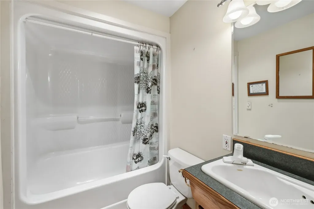 252 Jansen Road Nordland WA 98358