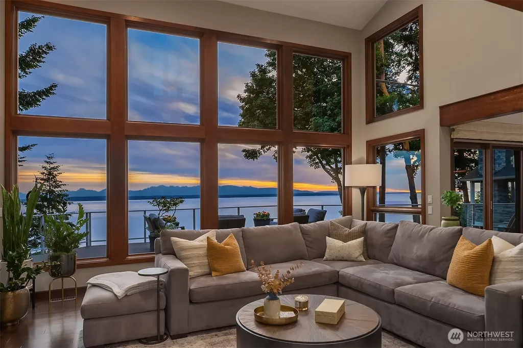 15718 72nd Avenue W Edmonds WA 98026