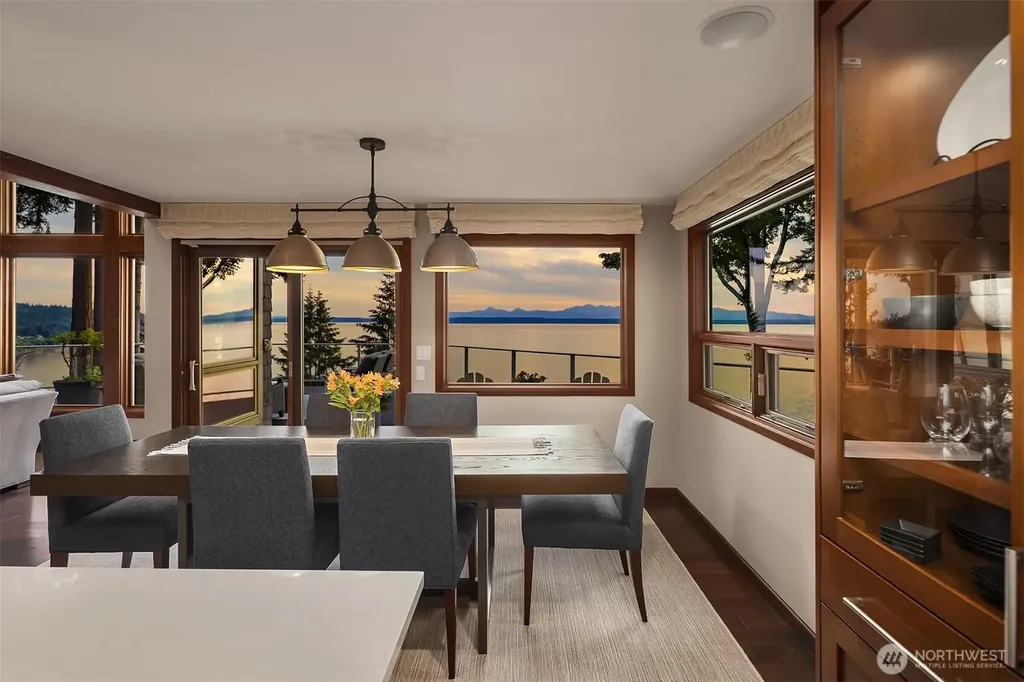 15718 72nd Avenue W Edmonds WA 98026