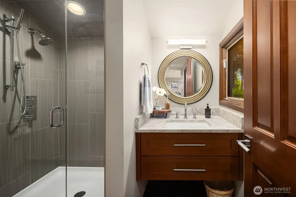 15718 72nd Avenue W Edmonds WA 98026