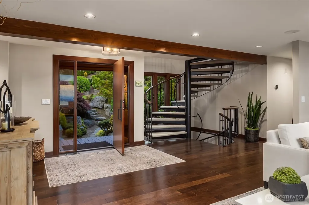15718 72nd Avenue W Edmonds WA 98026