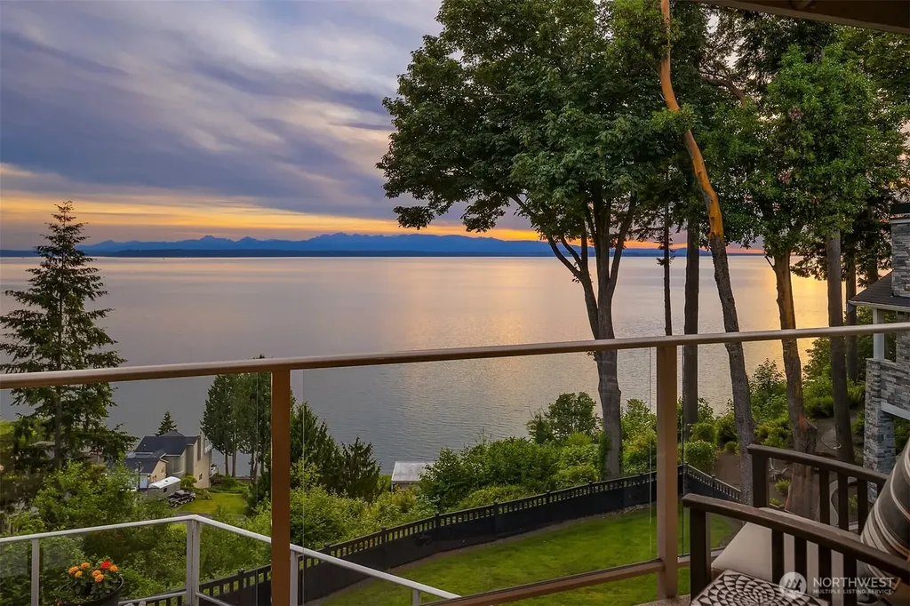 15718 72nd Avenue W Edmonds WA 98026