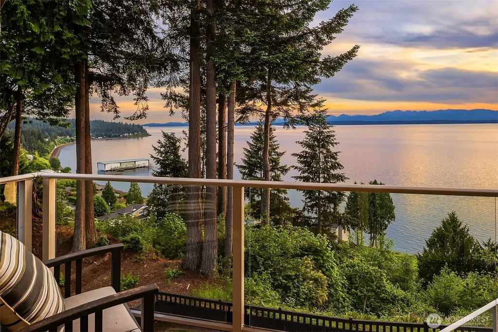 15718 72nd Avenue W Edmonds WA 98026