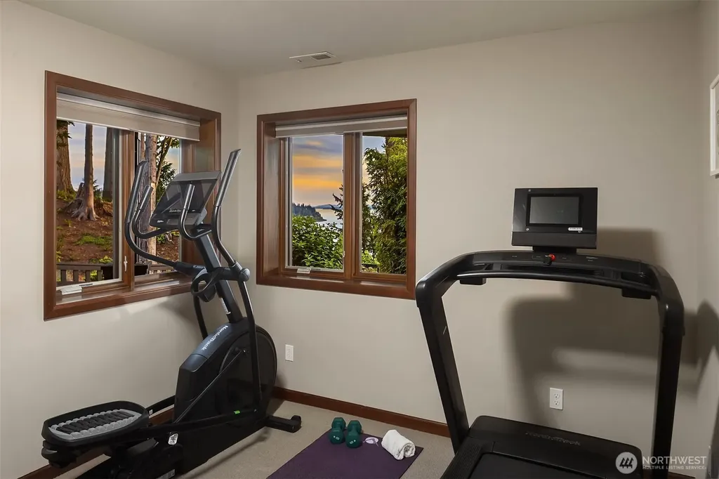 15718 72nd Avenue W Edmonds WA 98026