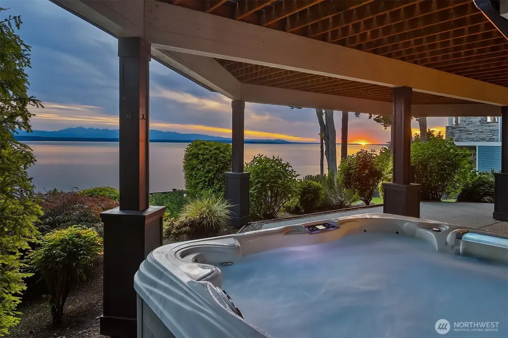 15718 72nd Avenue W Edmonds WA 98026
