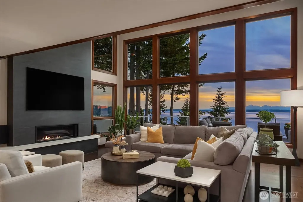 15718 72nd Avenue W Edmonds WA 98026