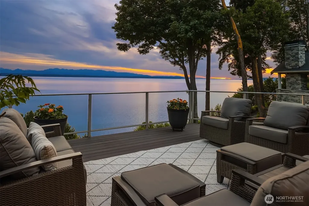 15718 72nd Avenue W Edmonds WA 98026