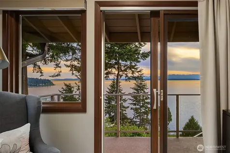 15718 72nd Avenue W Edmonds WA 98026