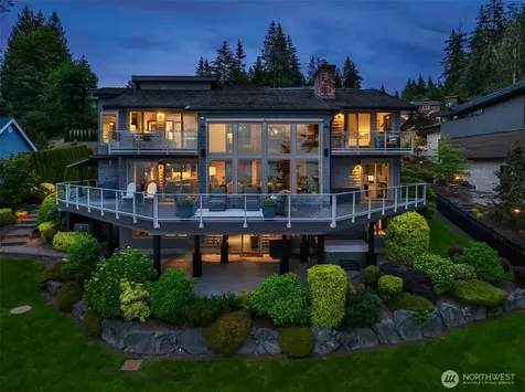 15718 72nd Avenue W Edmonds WA 98026