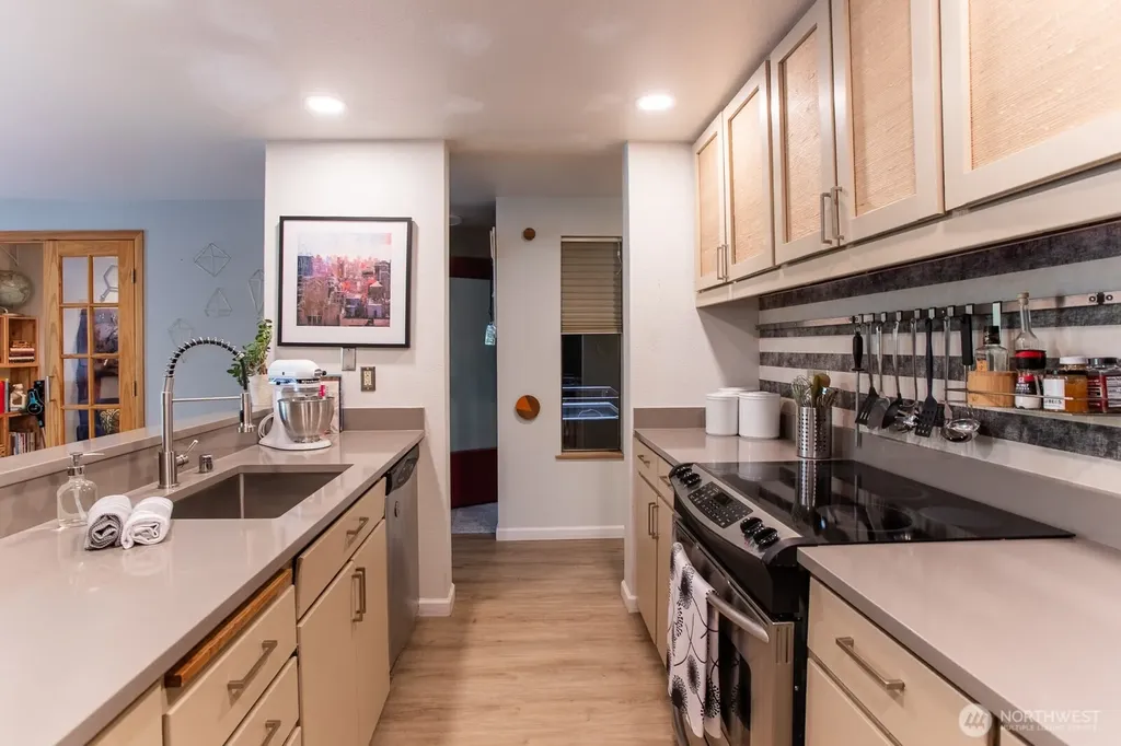 3030 14th Avenue W Seattle WA 98119