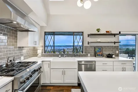 7710 57th Avenue NE Seattle WA 98115