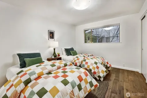 7710 57th Avenue NE Seattle WA 98115