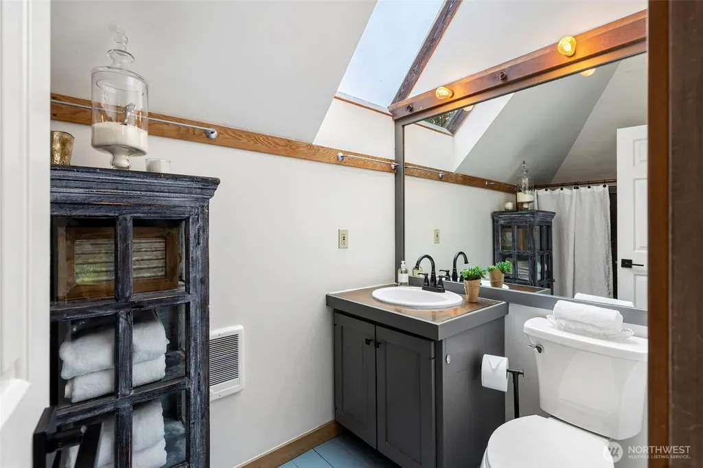 4710 New Sweden Avenue NE Bainbridge Island WA 98110