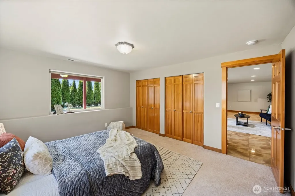 1987 NW Rampart Ridge Court Bremerton WA 98311