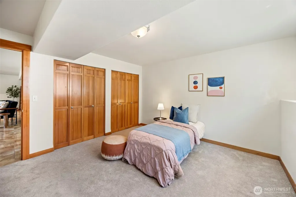 1987 NW Rampart Ridge Court Bremerton WA 98311