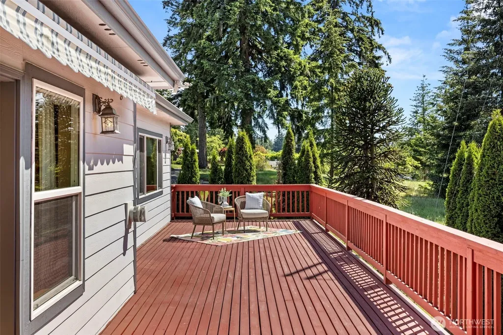1987 NW Rampart Ridge Court Bremerton WA 98311