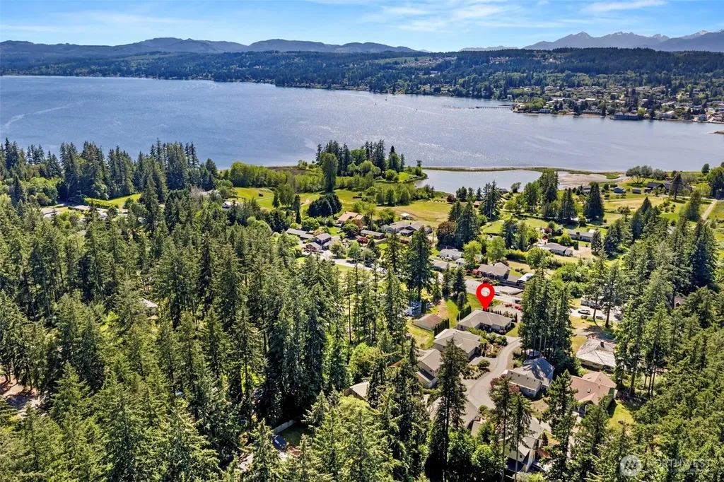 1987 NW Rampart Ridge Court Bremerton WA 98311