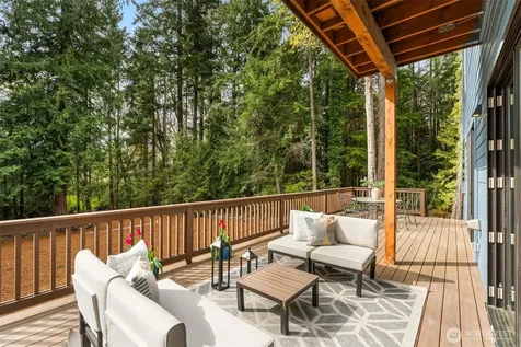10143 Battle Point Drive NE Bainbridge Island WA 98110