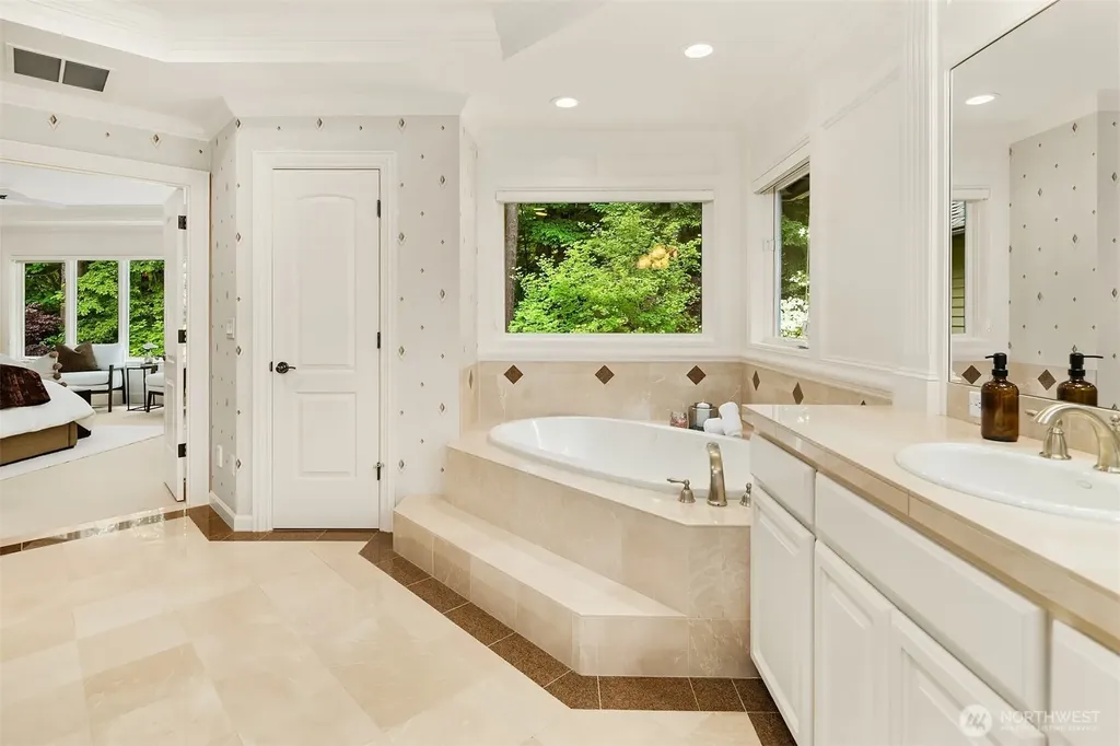 2828 140th Avenue NE Bellevue WA 98005